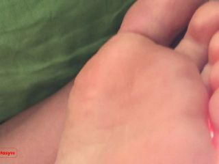 BEST WAY TO WAKE UP MILF TICKLING LOVER! tickling milf feet ass pussy PART1 foot -2