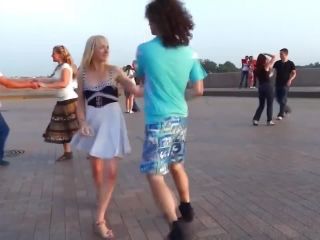 fly-skirt-wind-loves-street-dancing-2