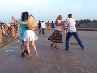 fly-skirt-wind-loves-street-dancing-3
