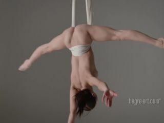 {hegre-art.com Nude Anti Gravity Yoga (mp4, 1080p, 144.55-0