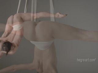 {hegre-art.com Nude Anti Gravity Yoga (mp4, 1080p, 144.55-8
