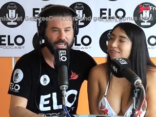 [GetFreeDays.com] Verito Aguas pasa por el cuarto picante de Elo Podcast en Mxico Sex Video October 2022-1