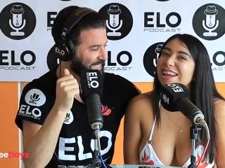 [GetFreeDays.com] Verito Aguas pasa por el cuarto picante de Elo Podcast en Mxico Sex Video October 2022-3