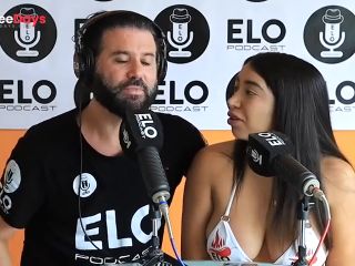 [GetFreeDays.com] Verito Aguas pasa por el cuarto picante de Elo Podcast en Mxico Sex Video October 2022-5