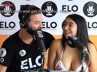 [GetFreeDays.com] Verito Aguas pasa por el cuarto picante de Elo Podcast en Mxico Sex Video October 2022-8