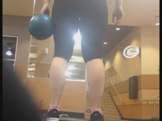 Noticeable ass in the gym Voyeur!-3