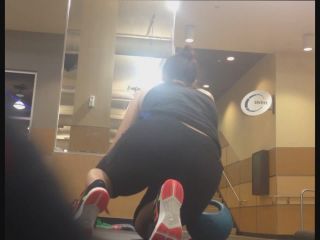 Noticeable ass in the gym Voyeur!-6