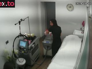 Scottish sex worker finally showed her hot pussy in the cosmetic salon Sex Video June 2023-0