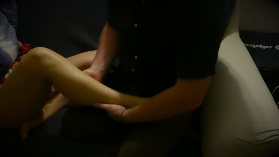 Watch what happens when he pulls out the Lush2 vibe from her pussy after a lushious foot massage
