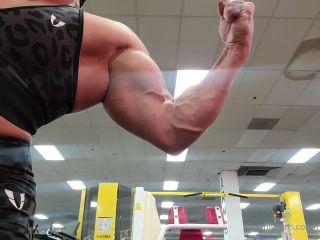 MuscleGeisha () Musclegeisha - quick clip from todays biceps and back workout its as dense as it looks 21-01-2022-4