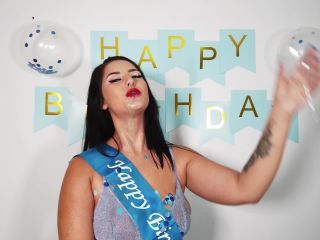 QueenieGeeVIP - Wet and Messy Birthday Edition - Wetandmessy-2