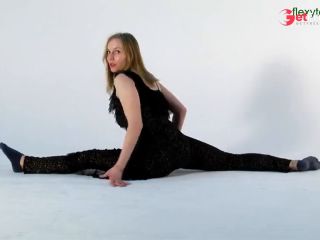 [GetFreeDays.com] Big tits blonde gymnast babe stretching Porn Film February 2023-3