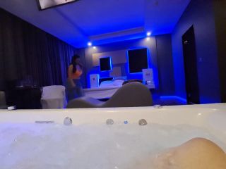 Motel Maid Fucks On The Jacuzzi For 20 Bucks 1080p-1