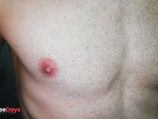 [GetFreeDays.com] hombre joven jugando con sus pechos, y abdomen marcado Adult Clip January 2023-2