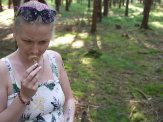 A Pregnant Girl With An Egg Gets A Creampie In A Deep Forest While Picking Mushrooms 1080p-2