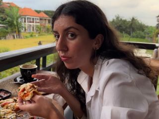 Katty West - Eating Pizza With Cum On My Face In A Public Cafe Amateurporn - Katty west-5