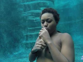 Sexunderwater.com- Simone Styles Dildo Play-6