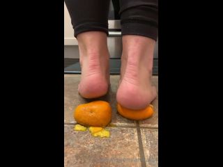 Onlyfans - Goddess Anika - anikacbt - anikacbtHere I am making some orange juice for you this am in my kitchen with my beautiful feet - 02-10-2020-3