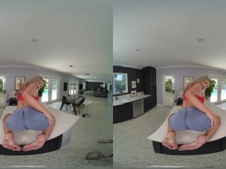 Briana Banderas - Fucking Hot Housewife - VR Porn (UltraHD 2K 2021)-0