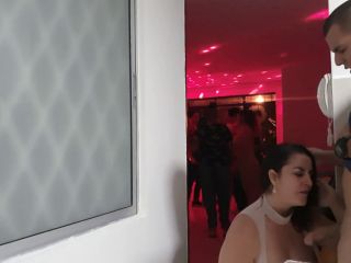 Me Folla El Hermano De Mi Esposo  En Su Fiesta A Escondidas Y Acaba En Mi Boca 1080p-4