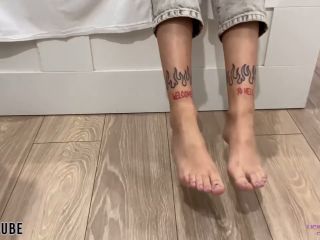  UNDER GIRLS FEET   Femdom Licking Girls Feet My Feet Shouldnt Be Sweaty When Youre Near To Me Amateur Filming-8