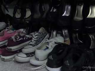 Roxie Rae Roxierae - shoe closet tour full clip 07-09-2020-4