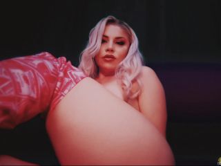 online xxx video 42 Goddess Blonde Kitty – Desire on blonde porn femdom breath control-7