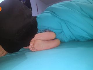 Licking The Feet Of My Stepmom (Foot Worshiping-1