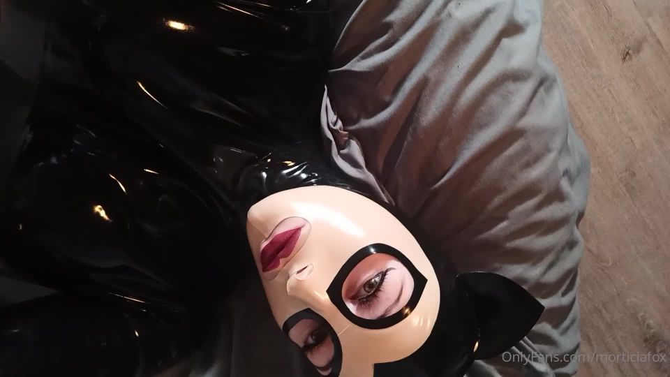 Morticia Fox () Morticiafox - have a nice evening guys i enjoy myself in latex in my bed meow sexy new video is c 01-06-2021