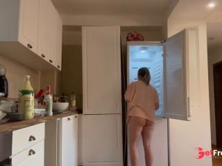 [GetFreeDays.com] Cleaning the fridge with me with lots of farts . Full 10 min video on my of page Porn Leak October 2022-4