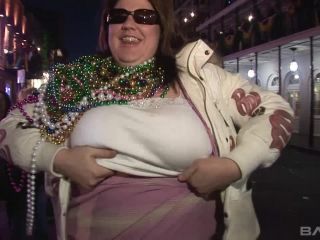 Mardi Gras Footage Features Hot Amateurs Flashing Their Boobs In Public Public-3