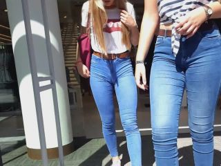 Shocking cameltoe of teen girl in jeans-1