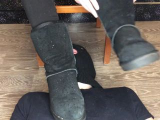 Kelly_feet mistress slave lick shoes school girl kiss and sniff nylon socks-1