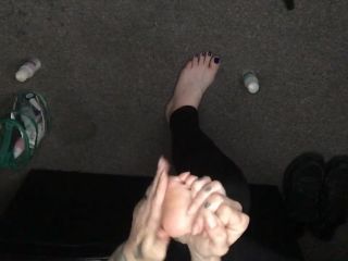 online porn video 32 female hand fetish lotioning routine for Tetras feet, feet-lotion on fetish porn-2