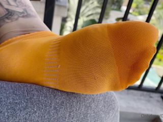 online adult clip 26 grazigoddess 16 05 2021 2111113516 pezao suado depois do treino on feet porn old foot fetish-2