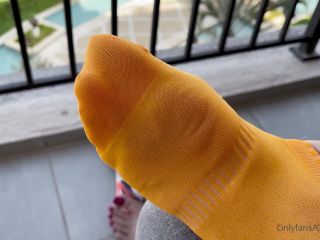 online adult clip 26 grazigoddess 16 05 2021 2111113516 pezao suado depois do treino on feet porn old foot fetish-6