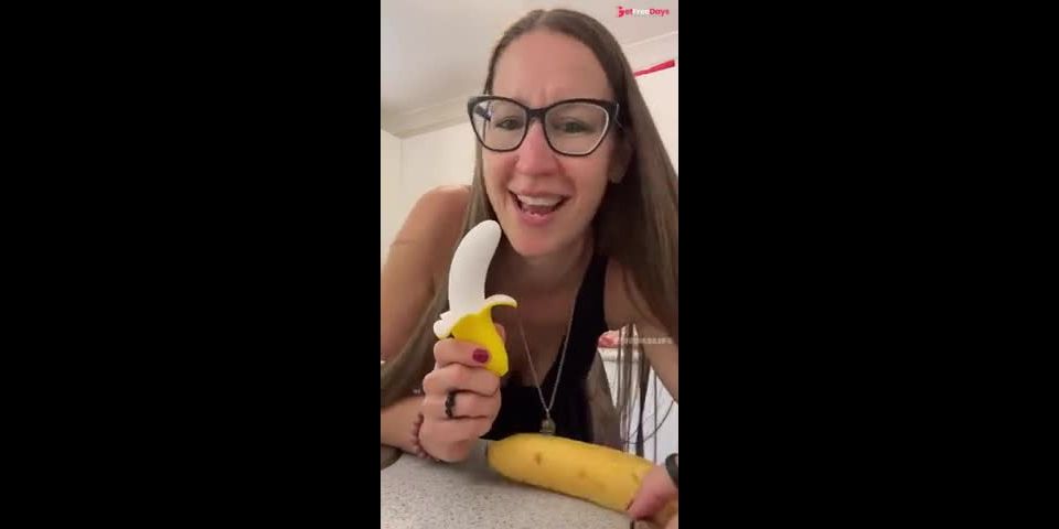 [GetFreeDays.com] MILF Trisha fucks herself with her Banana and licks off her juices Sex Clip March 2023
