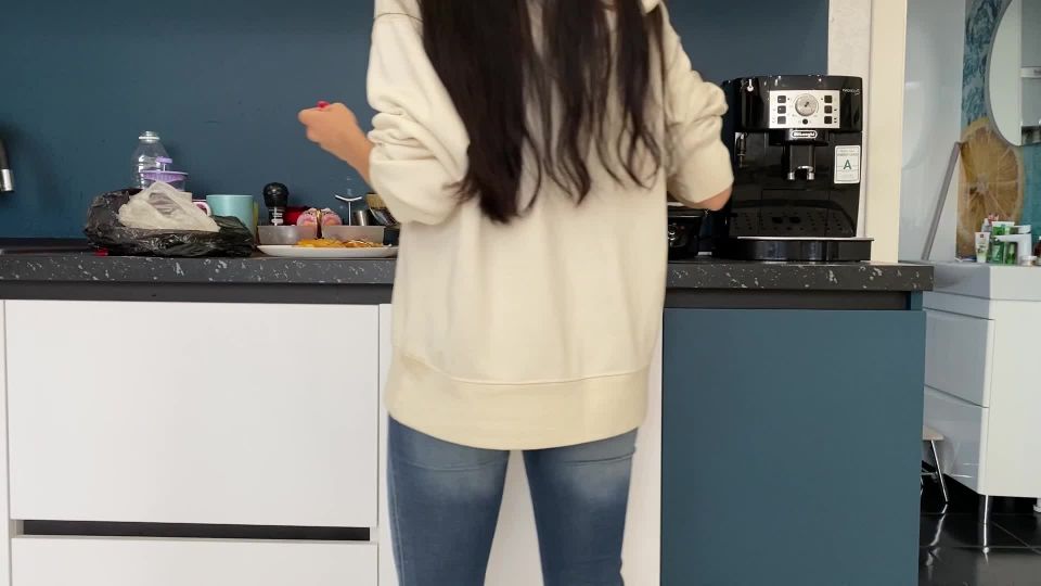 Princess_Monica Householding, jeans, masturbation,squirt - Dildo Riding