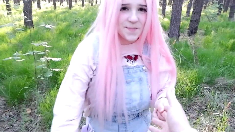 Cutie Took Me To The Forest And Gave Me A Hot Blowjob 1080p