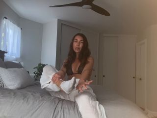 Queen Harper in Video - Foot slut - Foot worship JOI Down...-2