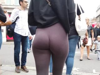 Butt cheeks that you'll want to bite-3