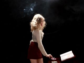 Smoking girl, Smoke-4