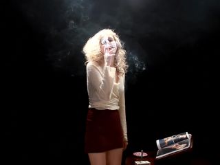 Smoking girl, Smoke-7