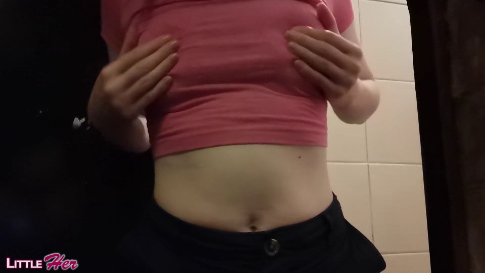 Amateur Teen Secretly Fingering Till Wet Orgasm  Moaning In Public Toil