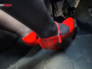 [GetFreeDays.com] Girl Pumping Pedals in Heels to the Office Adult Clip December 2022-9