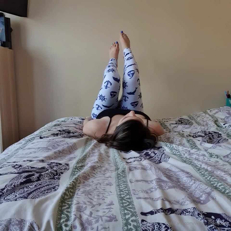 VEGAN FOOTQUEEN () Veganfootqueen - stretching can you help me 20-04-2020