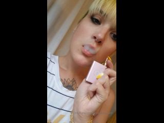 @goddesseevee 2019-08-20 Sunflower smoke $ makes your mind so-0