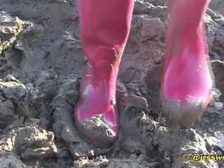 whores_are_us In The Mud In My Wellies - Boot Fetish-7