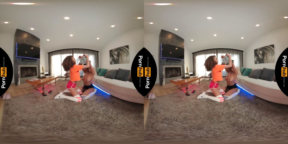 VR 180   Gamer Girl Nia Nacci  Tricks Cecilia Lion Into Fucking