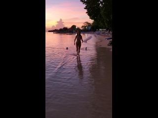 Sexy Carol Milf () Sexycarolmilf - heres a glimpse of the beautiful beach at hedonism resort as the sun is setting 19-12-2019-0